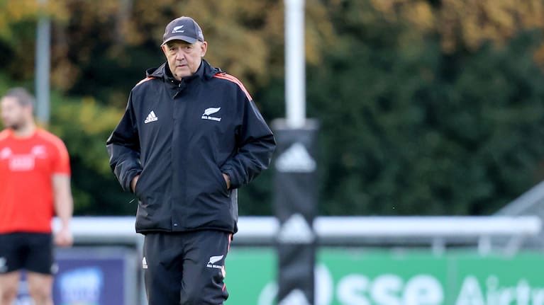 Fran_Capizzi's tweet image. #Rugby 🇳🇿

Con Dave Rennie, vuelve Gilbert Enoka a los All Blacks 

El guru mental fue el entrenador de destrezas mentales por 23 años. 

Resultó clave en el rearmado cultural del equipo con Graham Henry 

Se despidió en RWC 2023…pero esta situación confusa en el liderazgo en