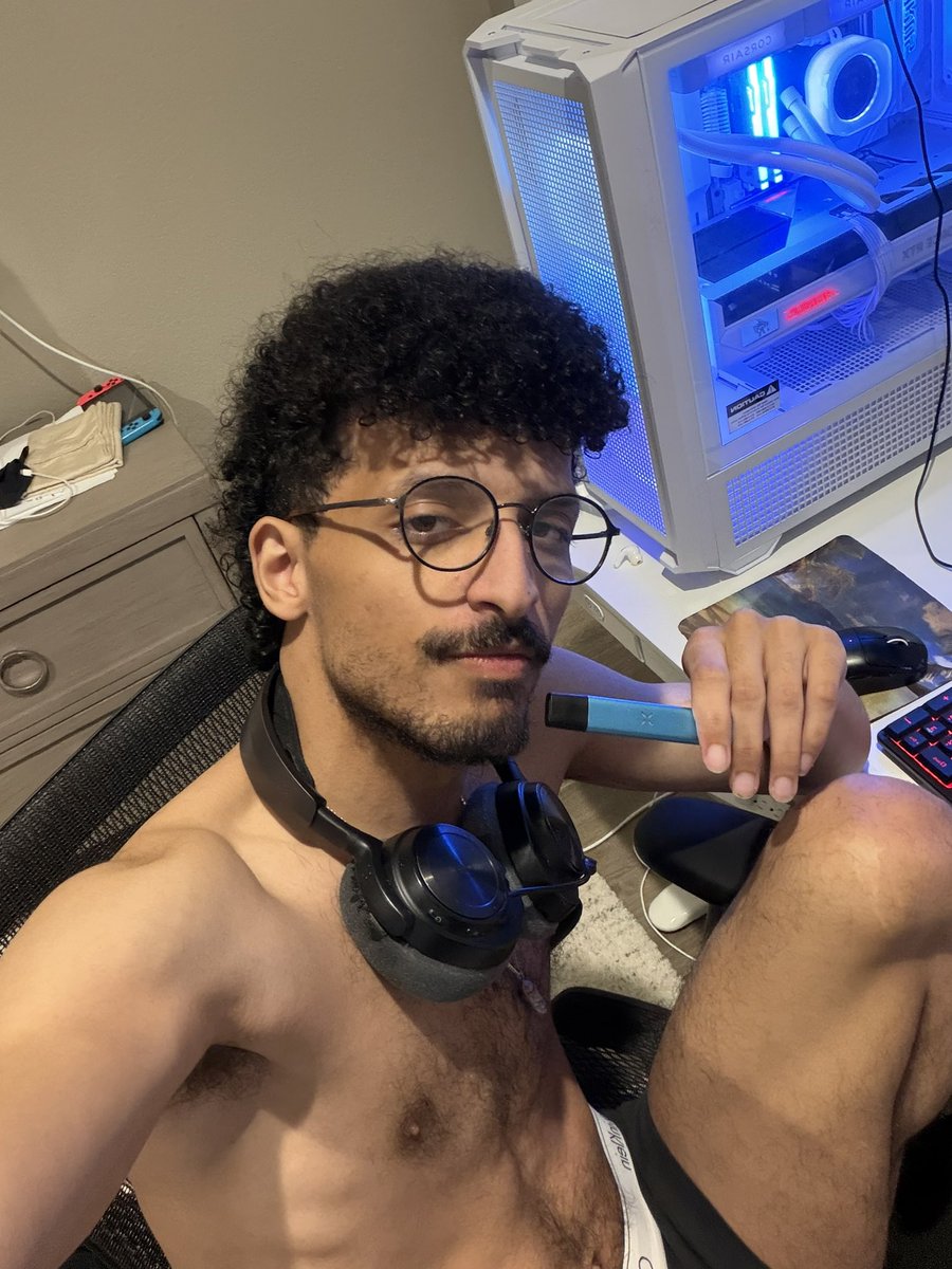 adam 🧃🐛 tweet media