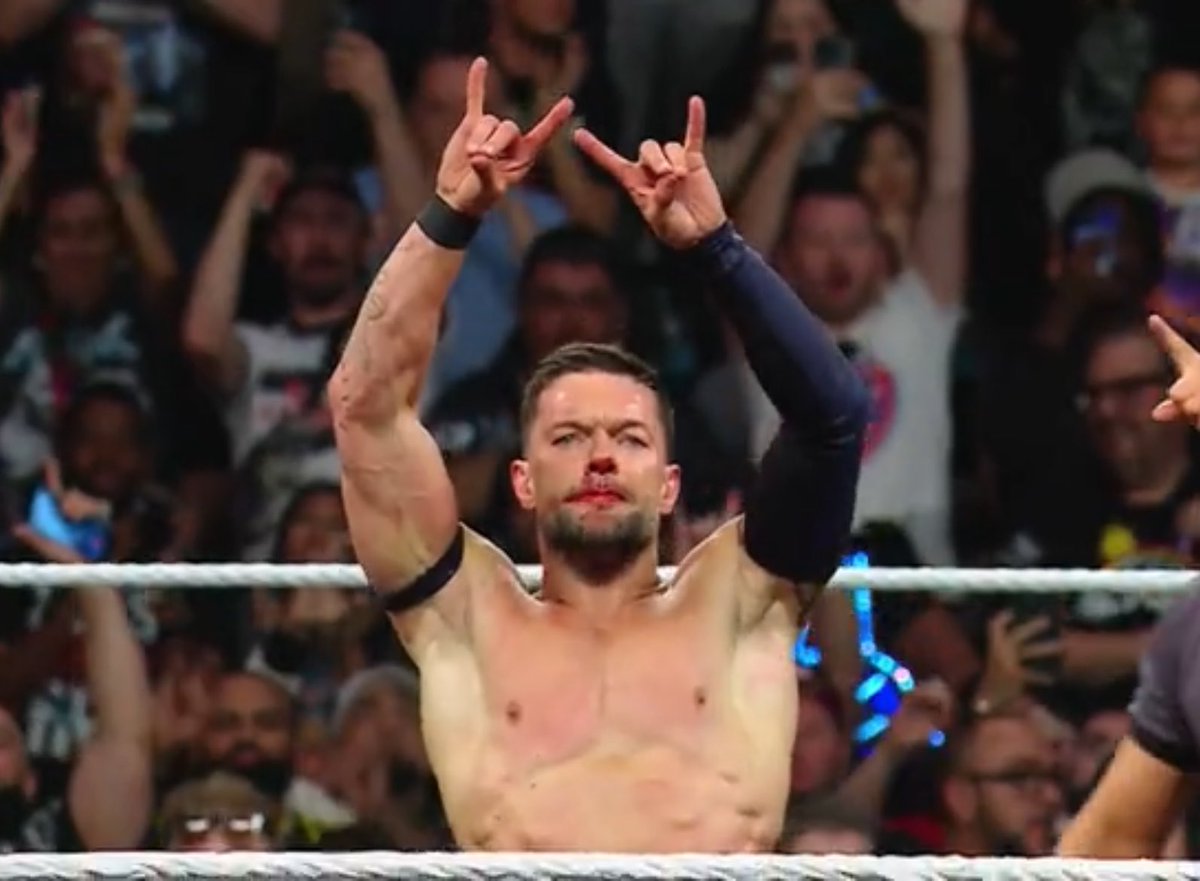 BASINGSEGRAPS's tweet image. Deadass one of the greatest wrestlers ever. Shower him with love, flowers and streamers.

#WWERaw