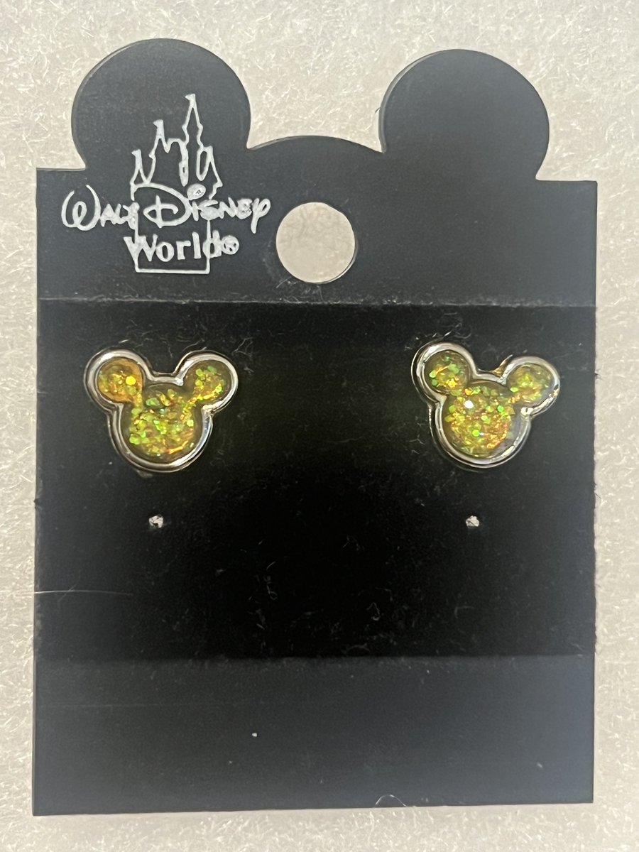 TeriE's tweet photo. VINTAGE WDW #MickeyMouse Icon #GoldGlitter Earrings #DisneyParks Y2K NEW
https://t.co/PhacbOucD5
#disneyearrings #mickeymouse #mickeylove #disneyjewelry #vintagedisney #disneycosplay #disneyfashion #disneystyle #mickeyicon #mickeyjewelry #disneyparksauthentic #earringsaddict https://t.co/K5O5qOfDVZ