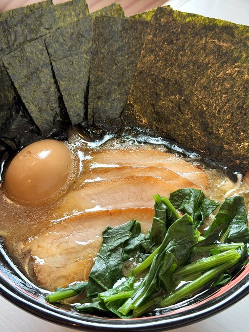 昨日はラーメン食べてた
めっちゃうまかった! 