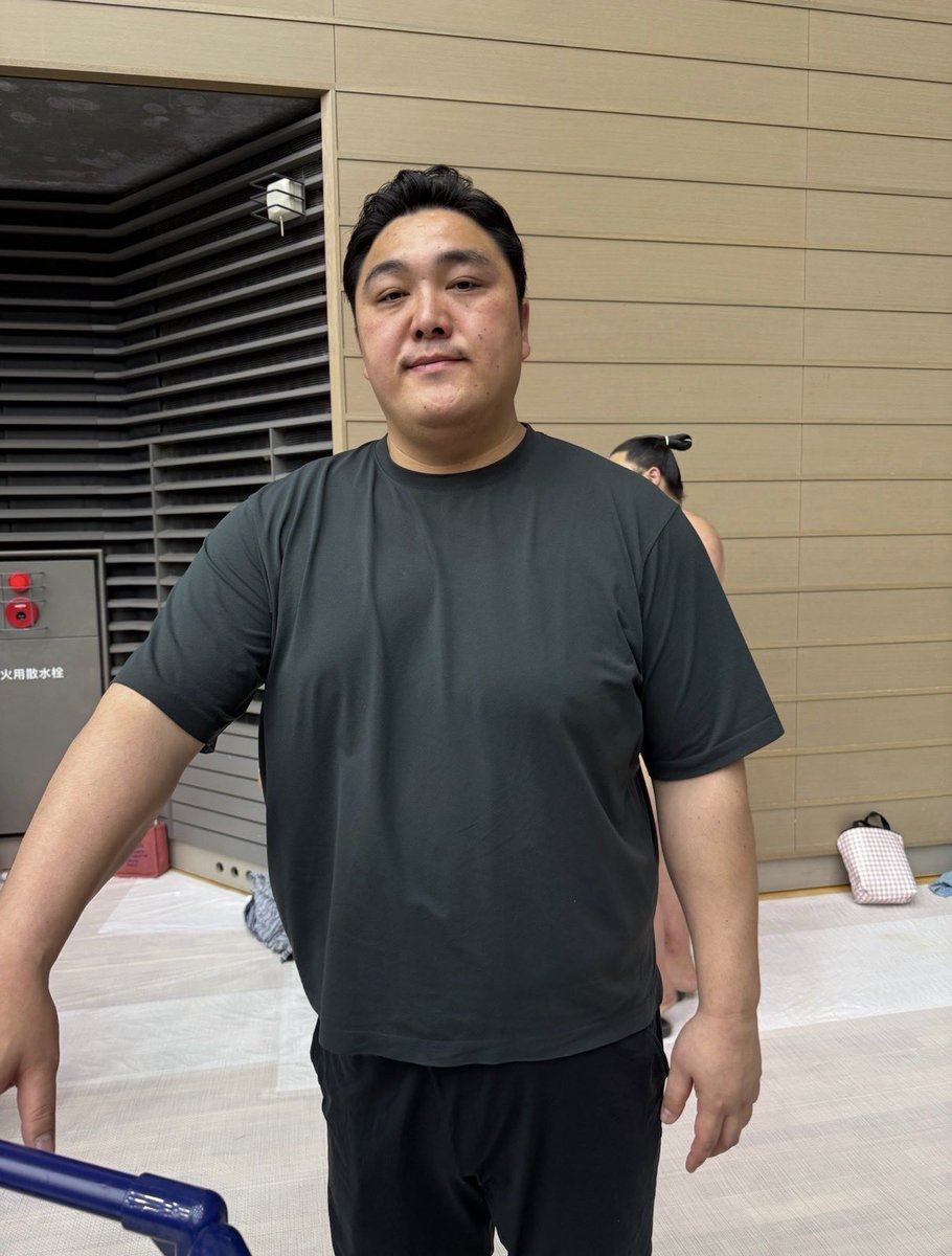 イケメンなのよ🫰お写真撮る時も優しかったぁ〜🤤
#君ヶ濱親方
#隠岐の海
#春巡業
#相撲