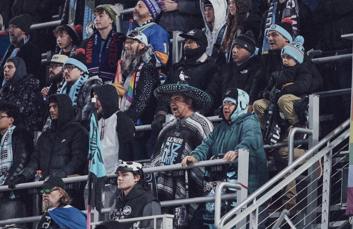 cam_pellegrino's tweet image. MLS Attendance 4/17-19:

1 #Rapids96 75,824
2 #ATLUTD 36,895
3 #Sounders 30,596
4 #FCCincy 25,513
5 #LAFC 22,114
6 #VWFC 21,777
7 #NYCFC 20,997
8 #RSL 20,852
9 #MNUFC 19,617
10 #OrlandoCity 19,243
11 #TFCLive 16,550
12 #NERevs 16,257
13 #CFMTL 12,568
14 #DTID 11,004

#DOOP NR