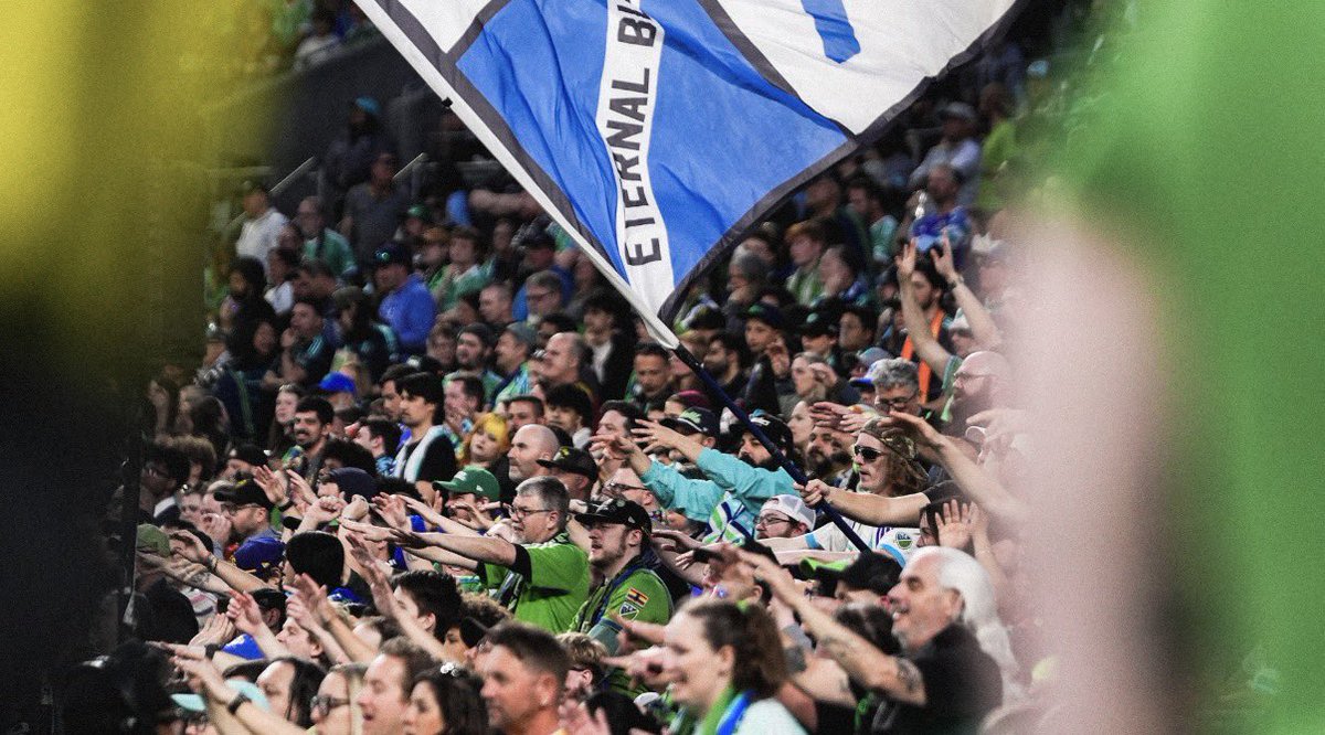 cam_pellegrino's tweet image. MLS Attendance 4/17-19:

1 #Rapids96 75,824
2 #ATLUTD 36,895
3 #Sounders 30,596
4 #FCCincy 25,513
5 #LAFC 22,114
6 #VWFC 21,777
7 #NYCFC 20,997
8 #RSL 20,852
9 #MNUFC 19,617
10 #OrlandoCity 19,243
11 #TFCLive 16,550
12 #NERevs 16,257
13 #CFMTL 12,568
14 #DTID 11,004

#DOOP NR