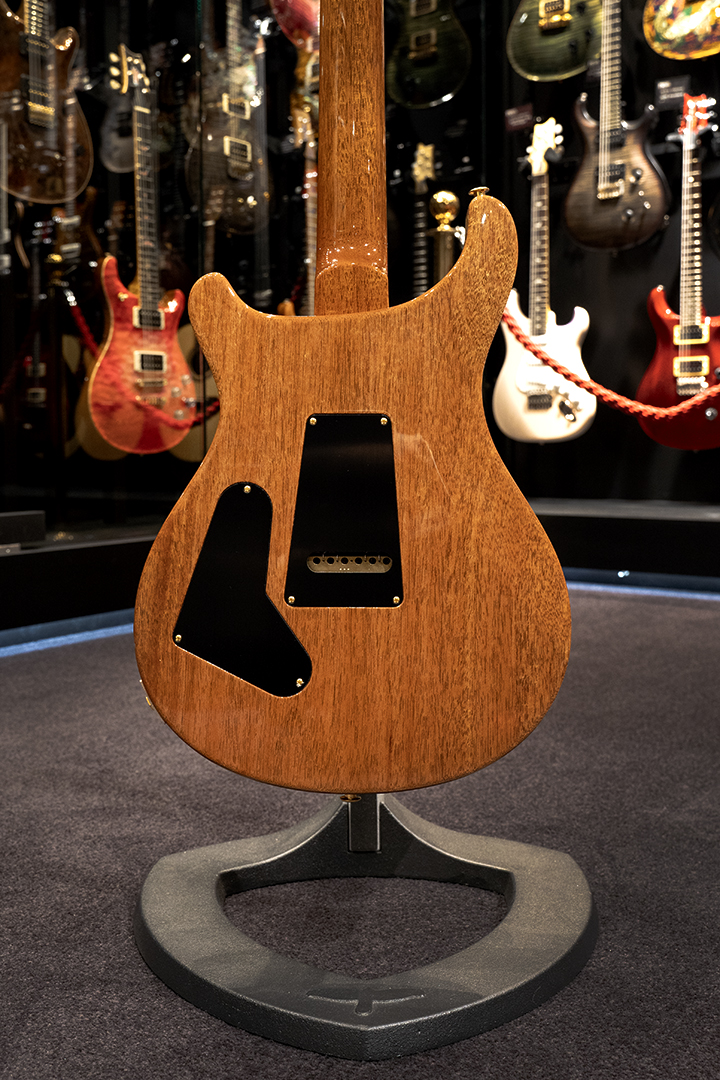 ikebe_prs_vault's tweet image. #PRS チャコール・カラーを纏った「Custom 24」

こちらは杢目の美しい10Topにチャコールカラーが採用された一本、ワイドレンジでモダンなサウンドを生み出すDMOピックアップ搭載など、ルックス、サウンド共にPRSならではの雰囲気をお楽しみ頂けるモデルです。

✅ikebe-gakki.com/Form/Product/P…