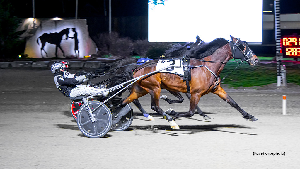 Livingitlarge Massive In Western Fair Preferred standardbredcanada.ca/news/4-20-26/l…