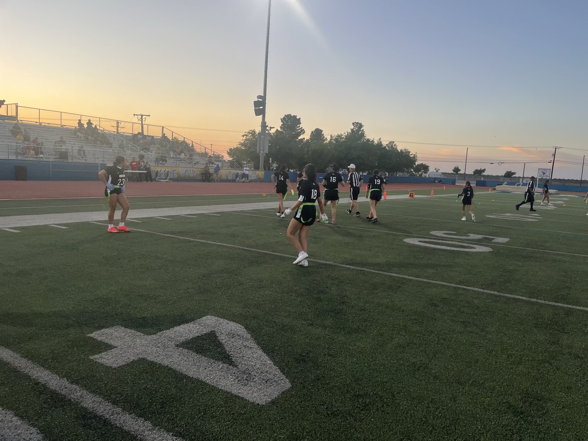 Coach_DQ59's tweet photo. FIRST WIN for myself, Calling offensive plays for our silver team‼️ Huge shoutout to @casied1314 calling defense and only allowing 12 points and 4 turnovers‼️ Amazing offensive performance by our W who played QB for us and balled out ‼️
Horizon-13, Fabens-6 
Horizon-2 San Eli-6 https://t.co/arVQBFIXqG
