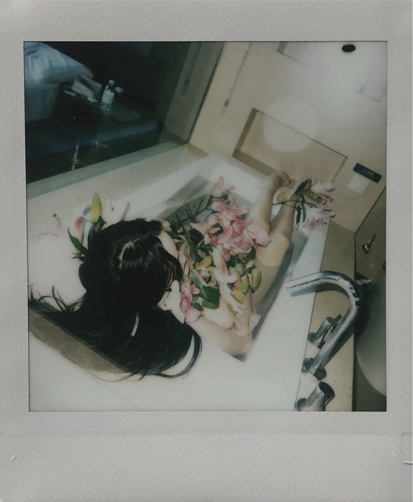 linyahui_'s tweet photo. 花糜
摄影师：@linyahui_
模特：@fiona_amour https://t.co/E981hK0YRg