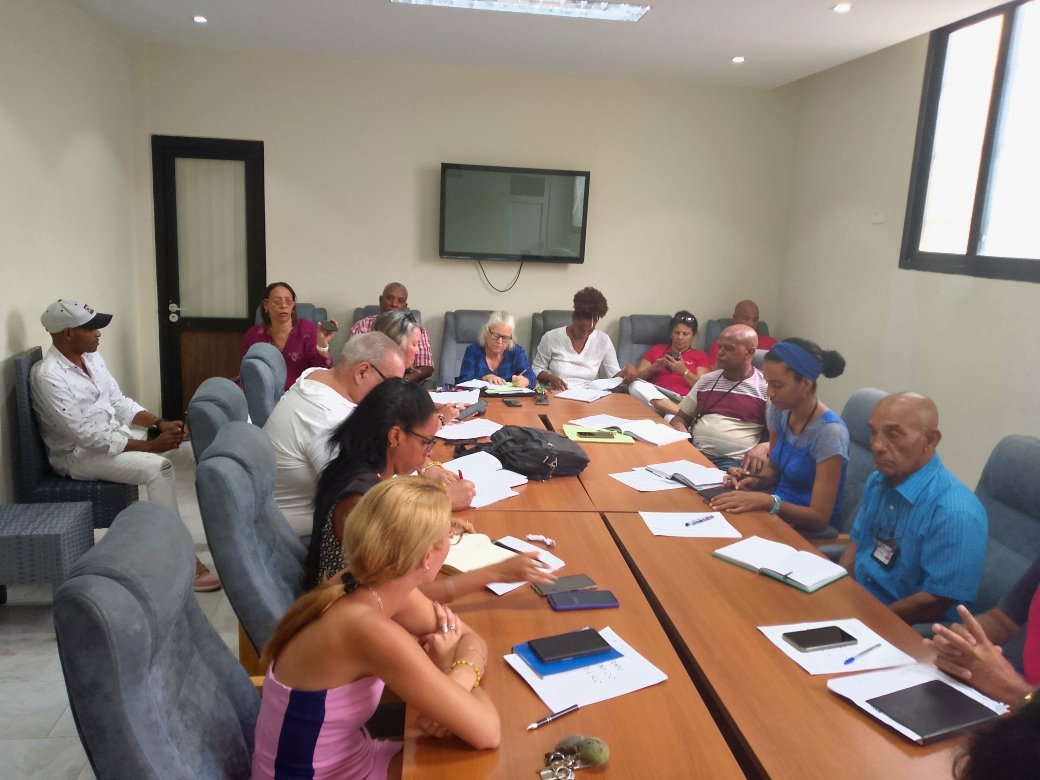 Agradezco a todo mi Consejo de Dirección y sus representantes por el sentido de pertenencia que tienen ante las tareas que se les asignan para beneficio de nuestra Empresa, porque cada día me ayudan a crecer en lo profesional y en lo personal. <a href="/loagrolimetaria/">Empresa Logistica de la Industria Agroalimentaria</a>