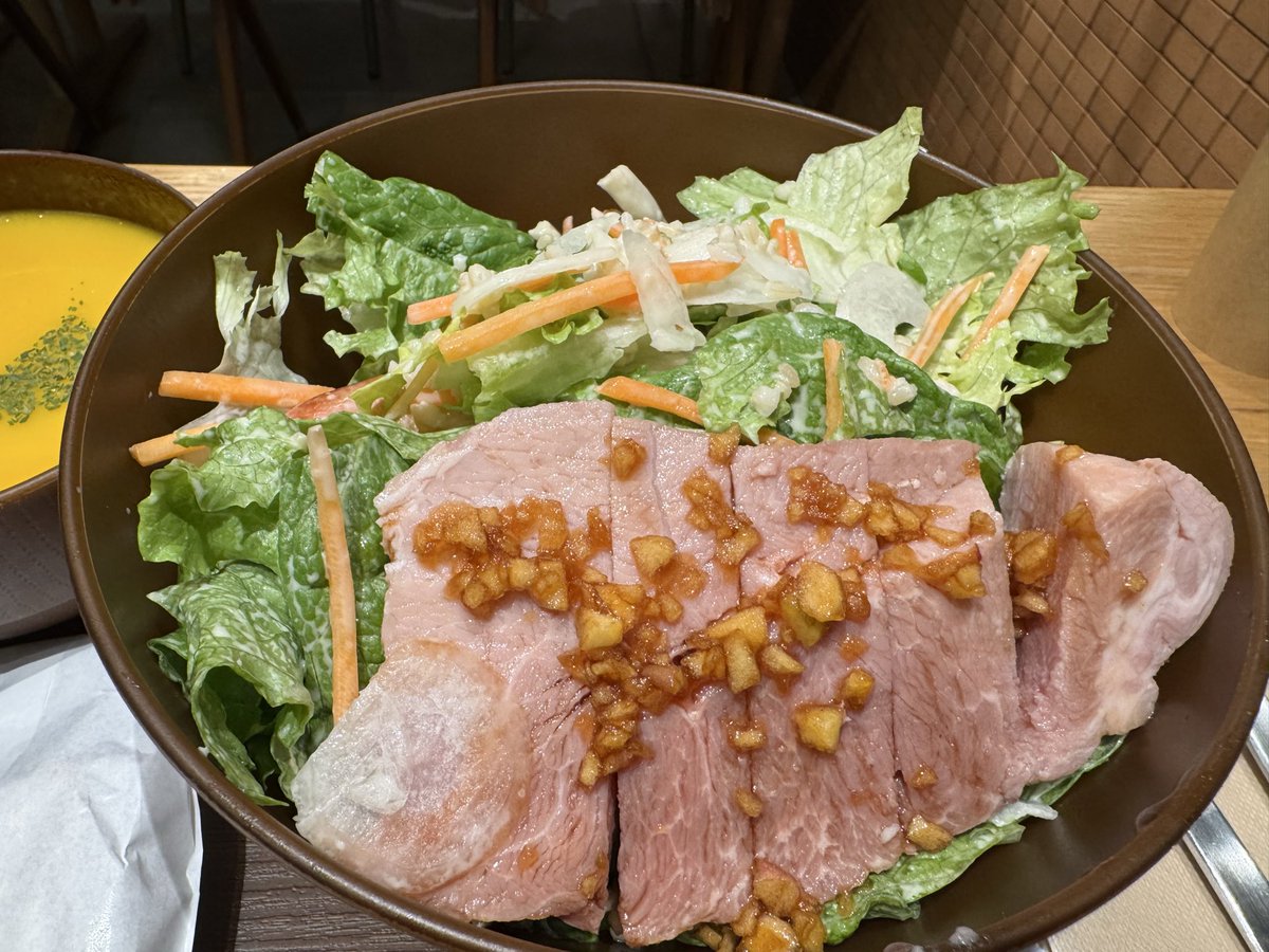 6341Fairy's tweet image. ＃With  Green
ローストポークサラダ🥗
パンプキン🎃スープ🥣