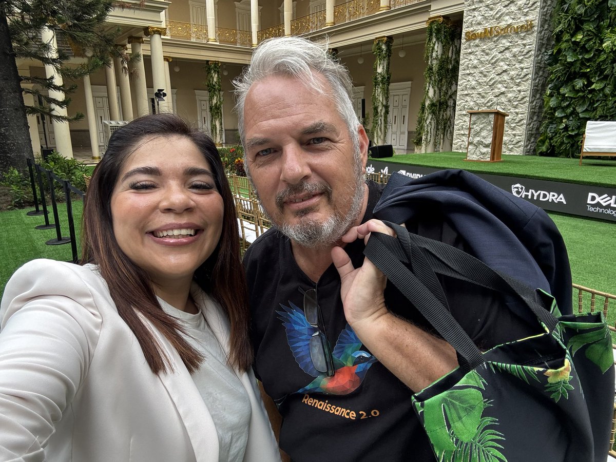 Beahcal's tweet image. End of Day 1 

#AI #ArtificialIntelligence #Compute #DataCenters #ElSalvador #AISummit #Innovation