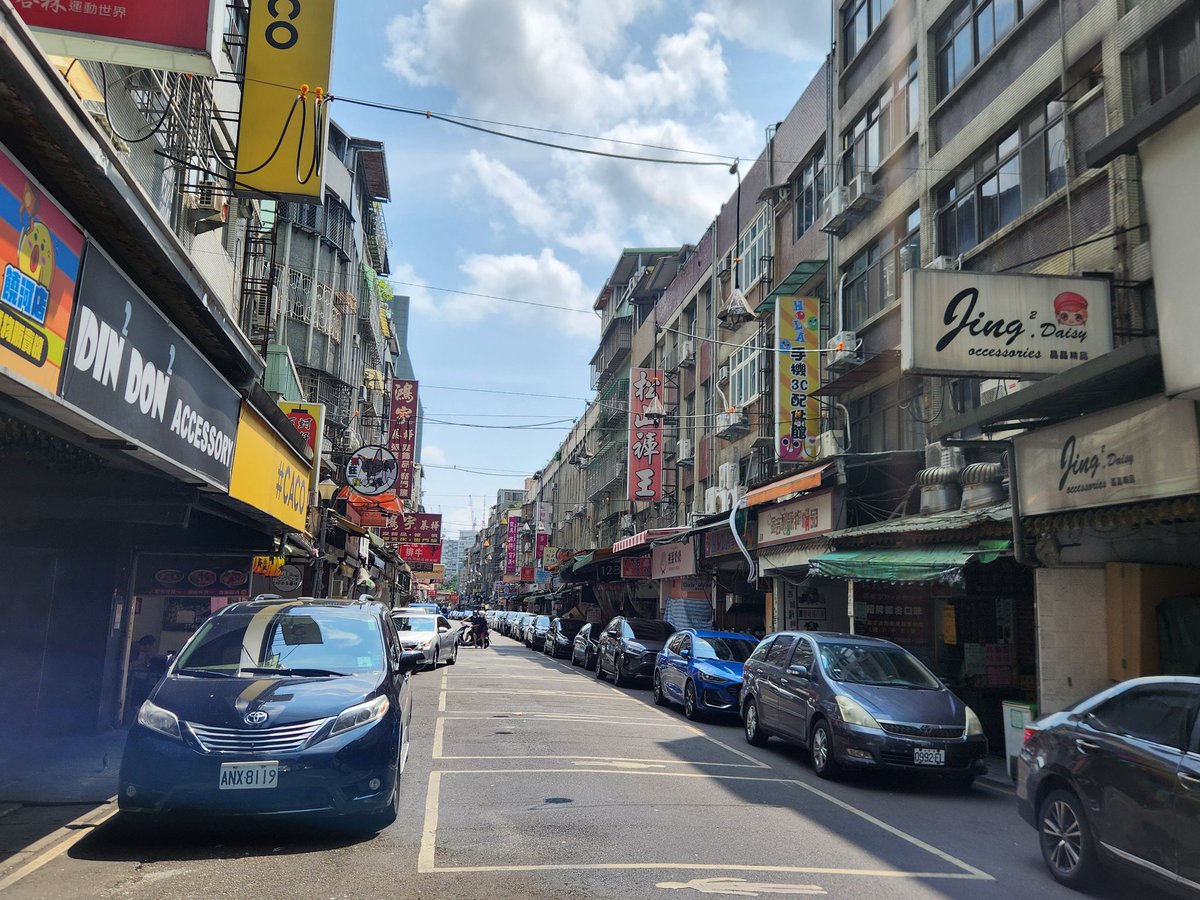 nana82127777's tweet image. おはよう台北
昨夜は夜市終わりにホテル飲み～
朝起きたら夜市めっちゃ綺麗になってた💨
帰りの空港向かうー!!

 #台北