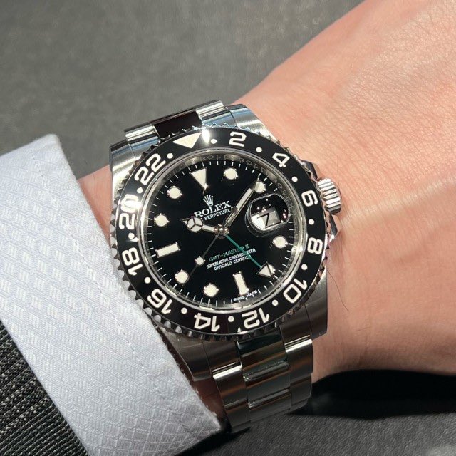 909kyoto's tweet image. ◆ロレックス　GMTマスターII　中古品
商品番号：271670
Ref.116710LN
年式：2017年製（Ser.ランダム品番）
SPEC：40ｍｍ／SS／自動巻き
付属品：保証書・BOX
tokei-kyoto.jp/2026/04/21/116…
ストックリスト
909.co.jp/sp/search.html…

#rolex #gmt #gmtマスター
