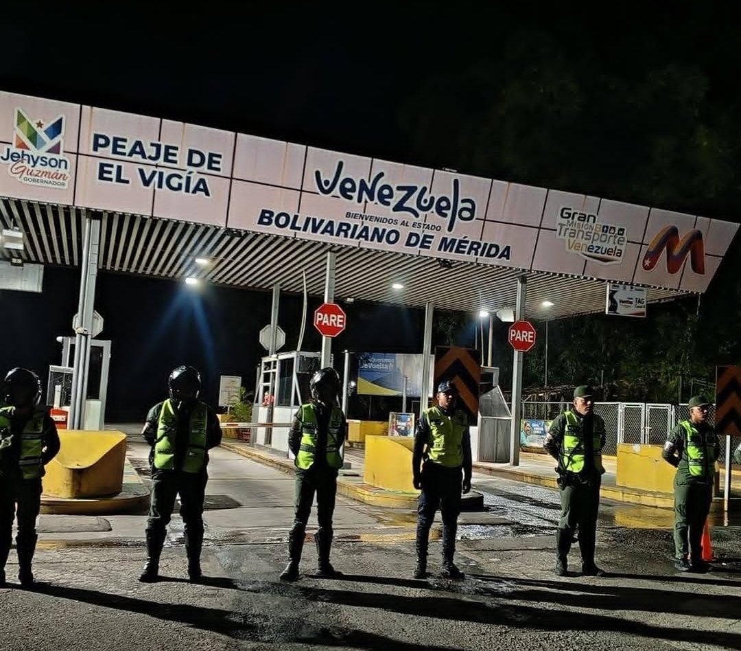Vía IG: @peajesmerida_
10:20PM AVISO IMPORTANTE:
CIERRE PREVENTIVO

Se informa a la colectividad, hoy #20Abr se ha procedido al cierre del paso en la local 008 durante horas de la noche. de manera estrictamente preventiva  debido a los trabajos de rehabilitación que se ejecutan.