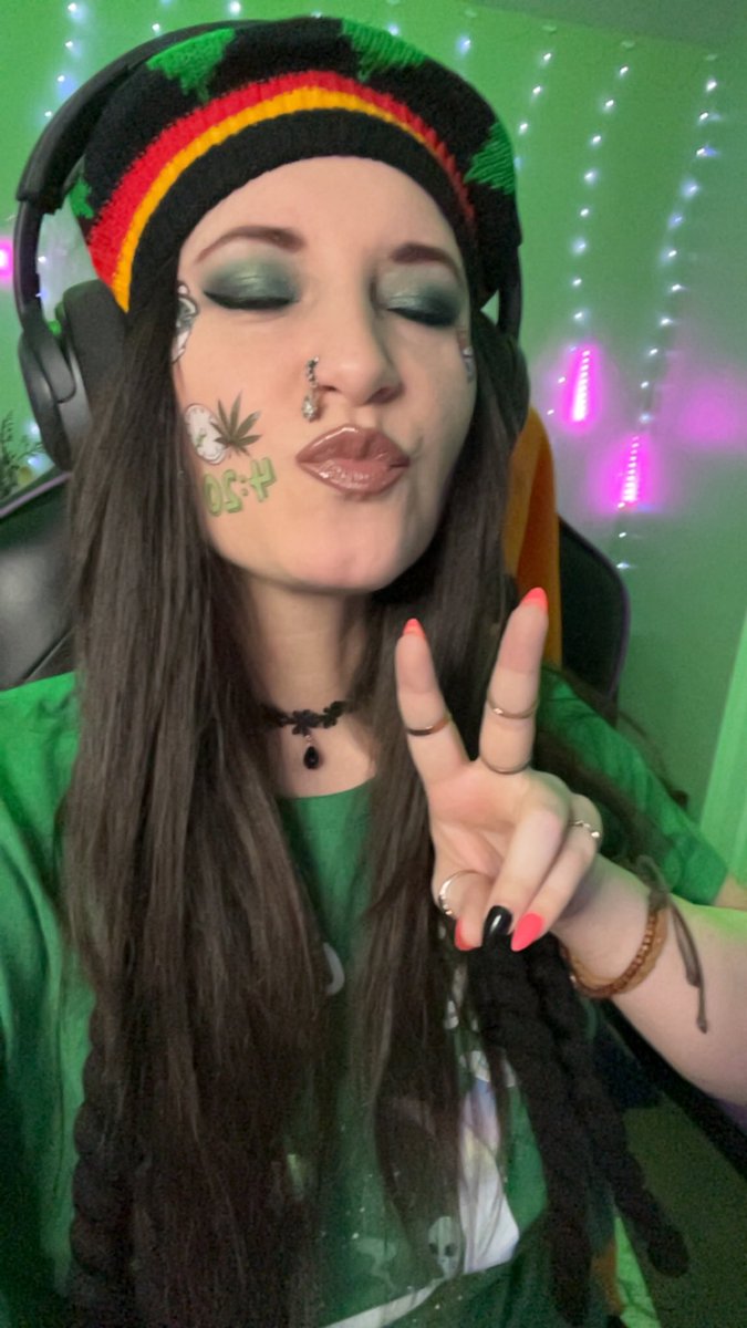 DamJackie✨ tweet media