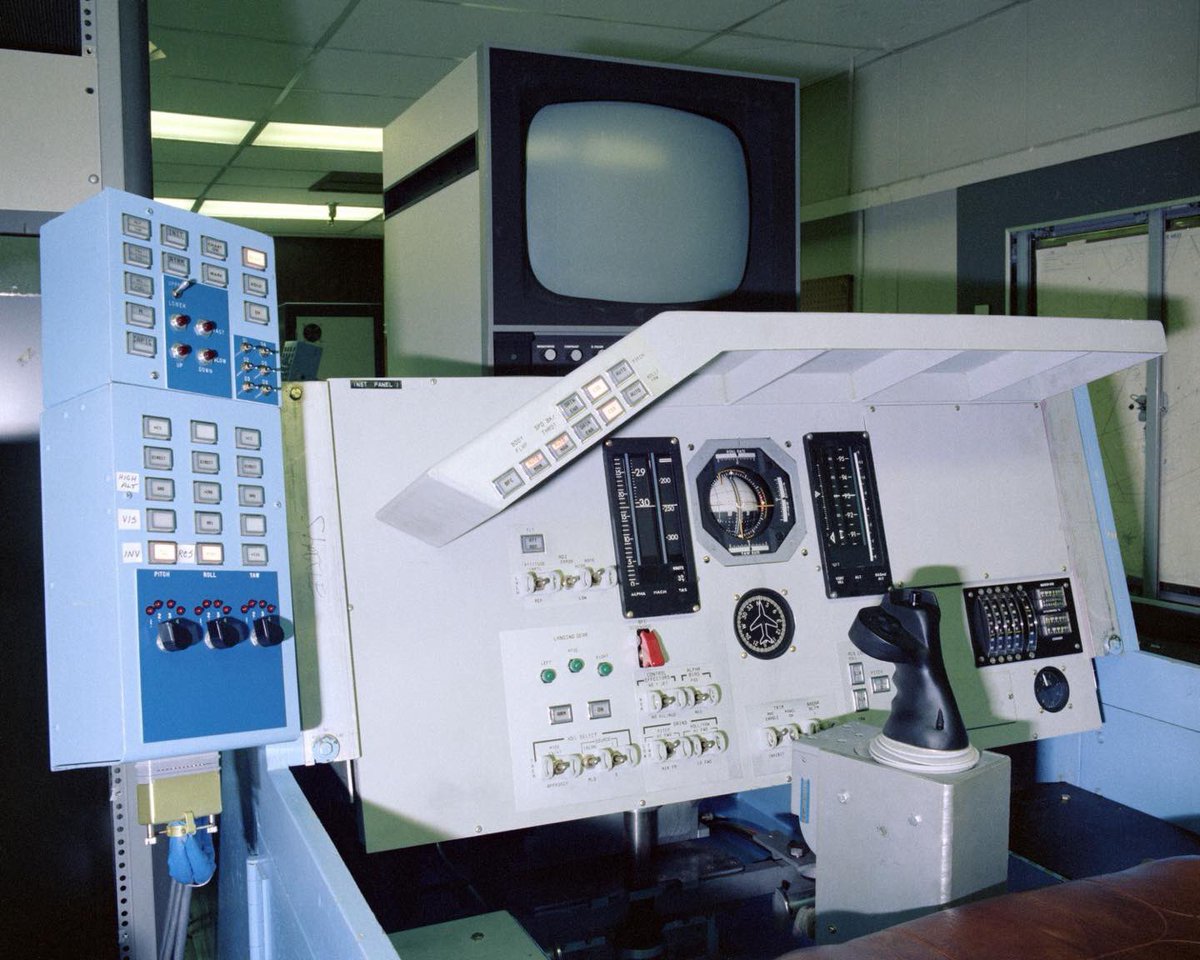 Boneyardsafari's tweet image. Check out the Space Shuttle Simulator in 1980! #spaceshuttle #nasa #boneyardsafari #aviationsafari