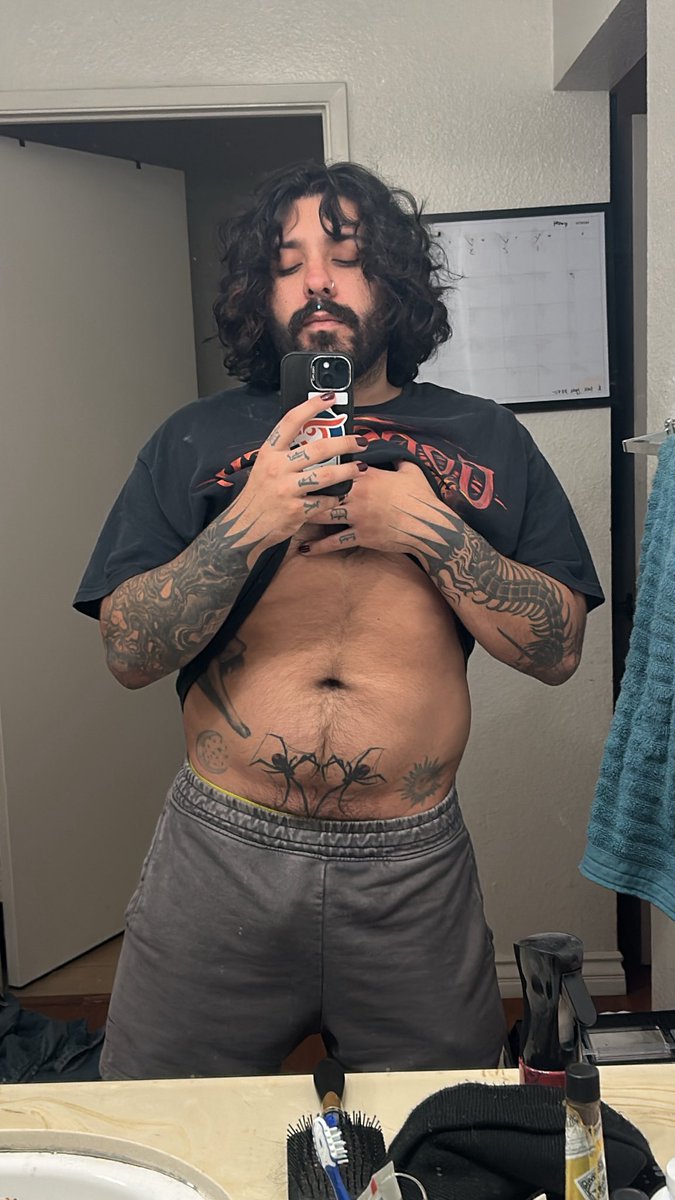 Idle Hands tweet media