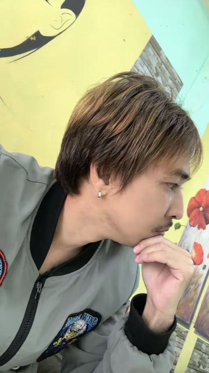 เจ้าชายนอนน้อย tweet media