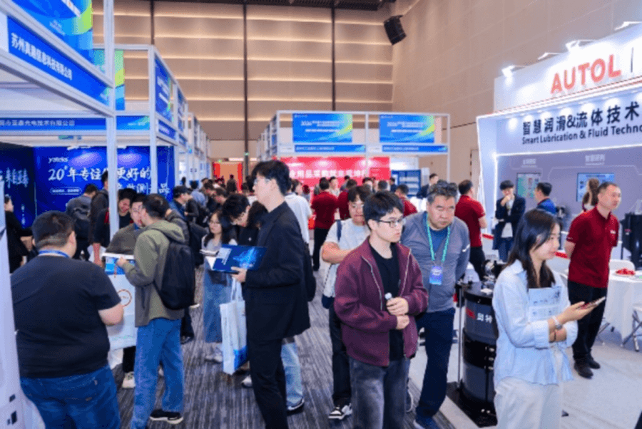 autoltechnology's tweet photo. ✨ Conference Success 
✨ The Intelligent O&amp;M &amp; Smart Lubrication Conference concluded with 1,500+ participants, 3,000+ sqm exhibition space, and 200+ experts worldwide. 
🚀 Despite challenges, the event exceeded expectations — thanks to Autol’s dedication and teamwork. https://t.co/zKXoErm0Tj
