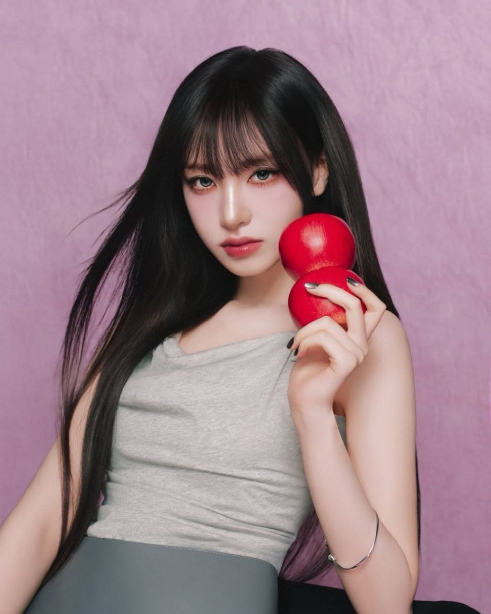 LizBrasiI's tweet image. LIZ para a TONYMOLY.

(1/3)

#LIZ #리즈 #IVE #아이브