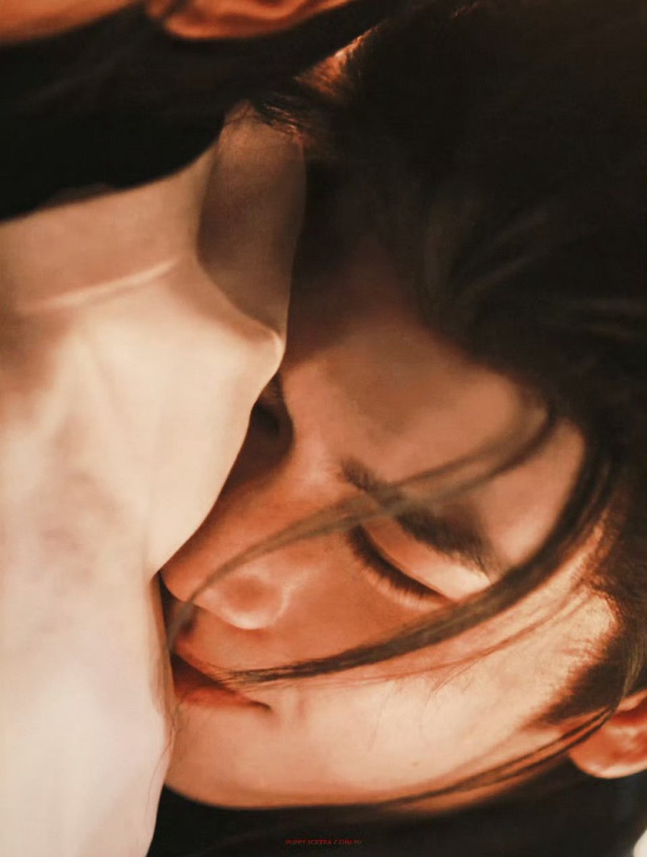 "From the inside out, she should be entirely his"

#逐玉 #PursuitofJade