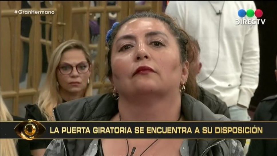 #GranHermano
Peleas entre zoe, lola y kennys, la maciel abandonando el reality, martin eliminado y la zilli absolutamente desquiciada pero la PROTAGONISTA fue La Pincoya enfrentandose a Gran Hermano y a la producción
Y no se fue como quería del moro
PINCOYA A LA FINAL