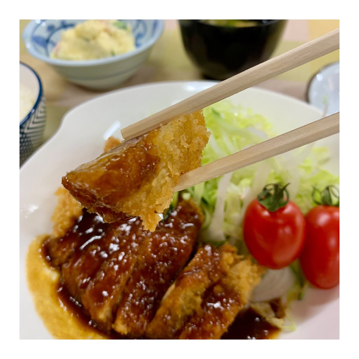 everhall1913's tweet photo. #企業公式
#社員食堂がある会社

こんにちは😃

本日の社員食堂は🏮
「とんかつ」🥢

午後もよろしくお願い致します🙇 https://t.co/qiJAKhcdqg