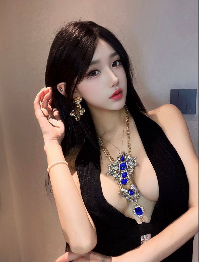 IntegralCoachTC's tweet photo. 听说香蕉🍌剥了皮才好吃，水蜜桃🍑吃到核才爽！ https://t.co/Qn8W9DKyW8
