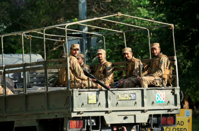 EurasiaEng's tweet image. 🚨Security remains tight in Islamabad amid ongoing US-Iran talks | PHOTOS 

READ MORE: 👇👇
ednews.net/en/news/politi…

#USIRAN #pakistansecurity #pakpeacediplomacy #trumpspeech #IranIsraelUSAWar