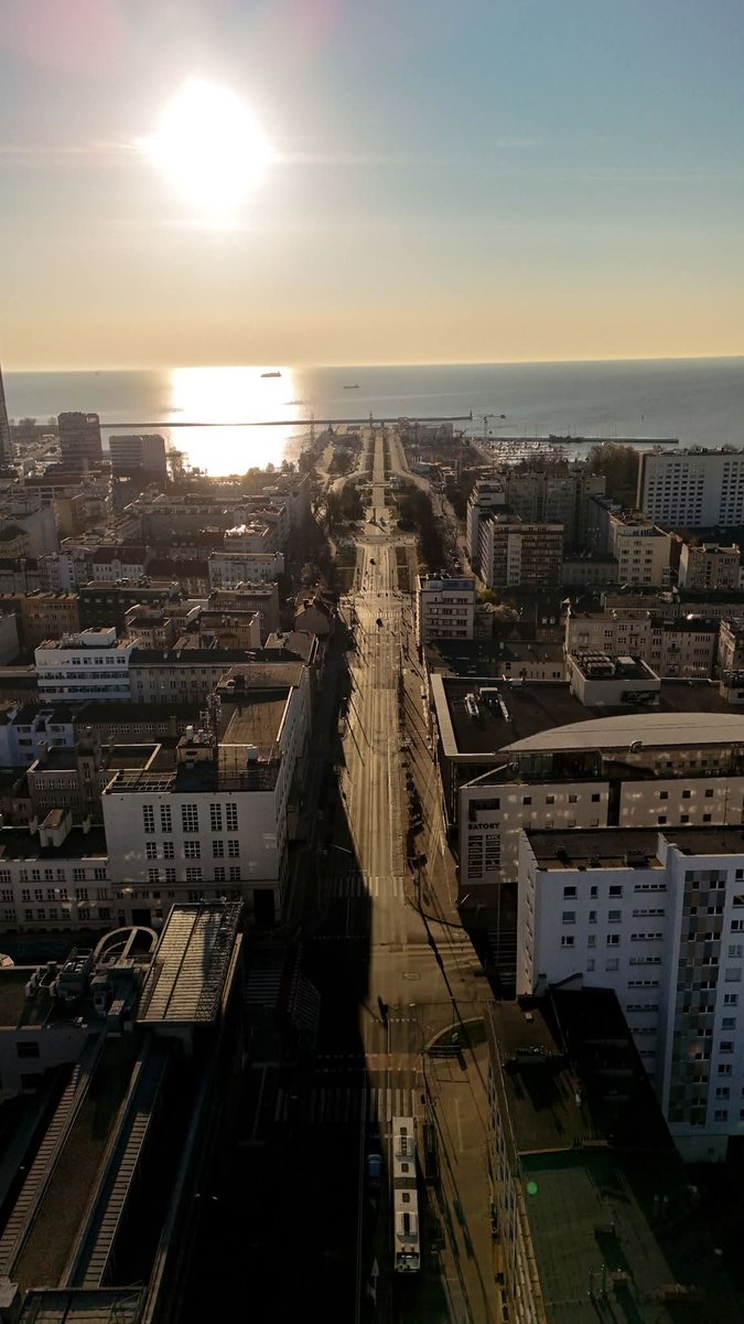 MiastoGdynia's tweet photo. Z takim widokiem dobrze zacząć dzień!🤩 #wGdyni
__________________
Fot. Dronowe widokiem/ zdjęcie pochodzi z naszej grupy Gdynia w obiektywie na FB https://t.co/yL5nm9DZdz