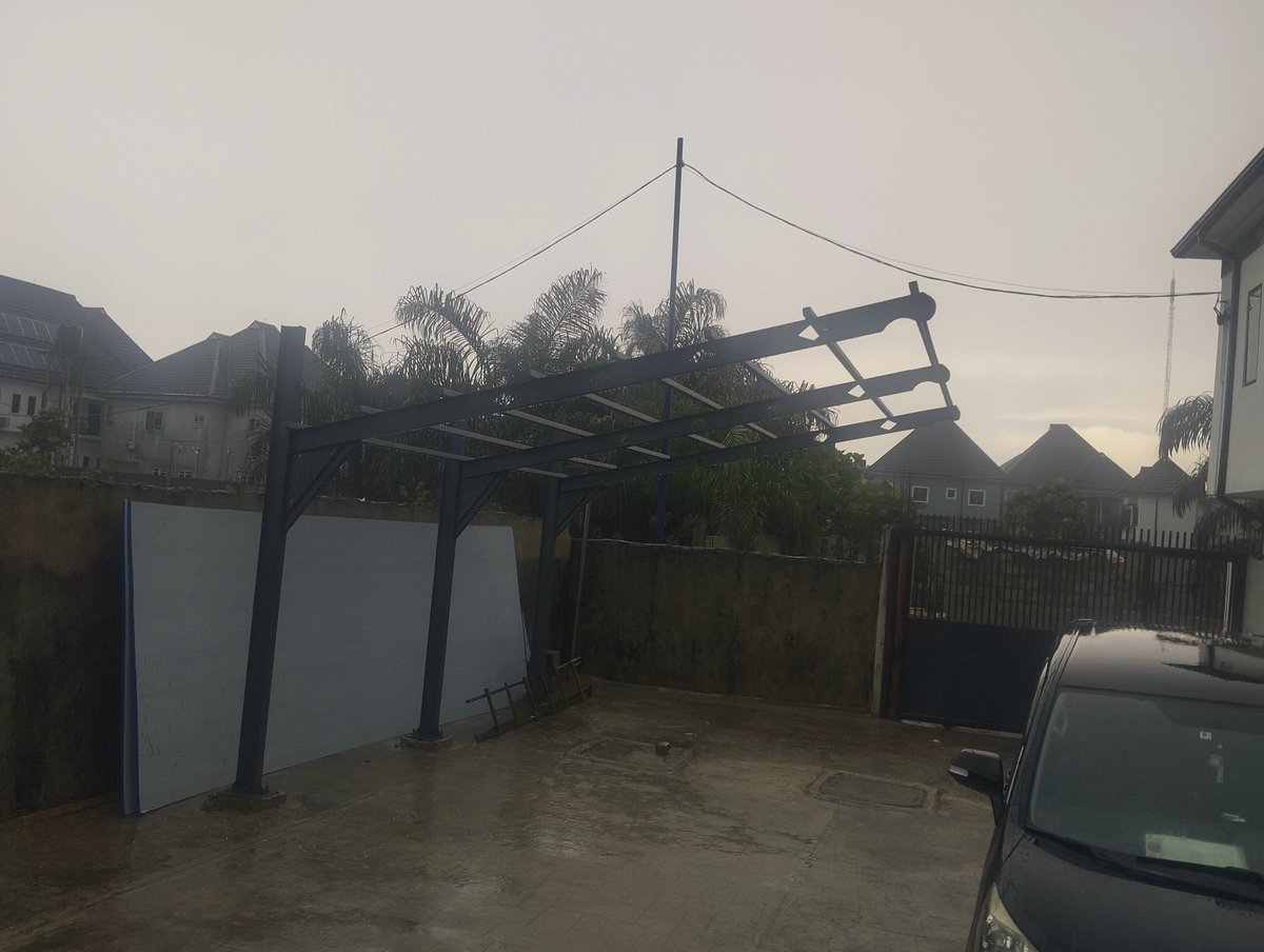 Medex41's tweet photo. 5kva inverter and 10kwh lithium battery, day 1 and final day, system is working perfectly fine☀️💡🔧🪛#solarenergy. https://t.co/BTuaHGwavN
