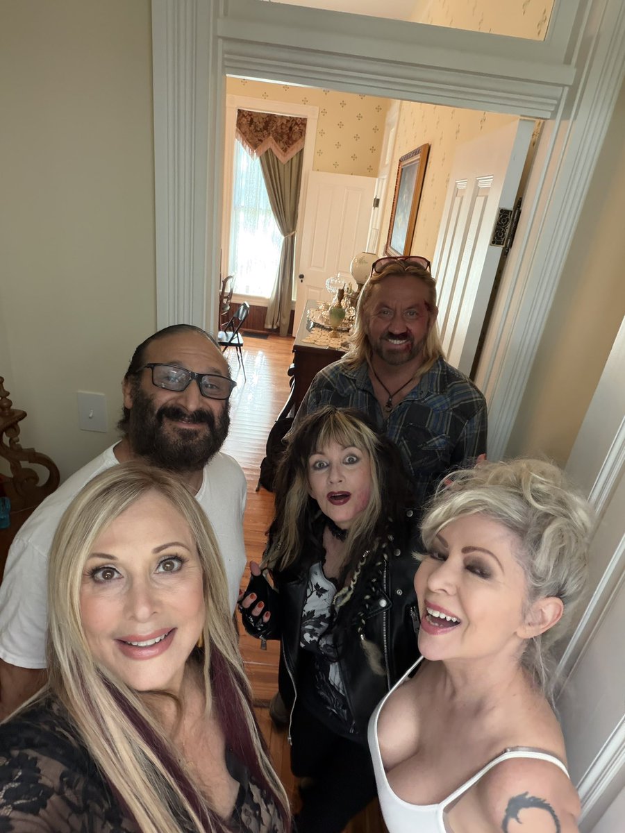 Rhonda Shear tweet media