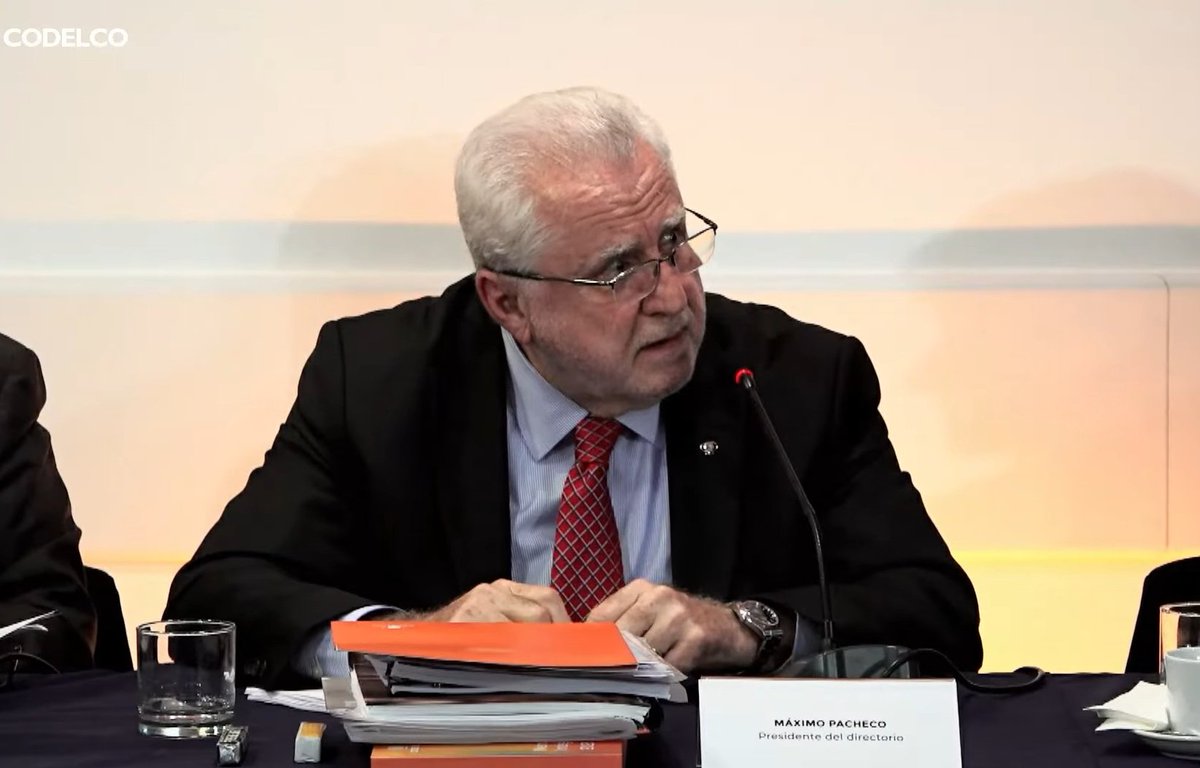 Vi la junta de Accionistas de Codelco.
Máximo Pacheco es un patrón de Fundo que no tiene idea del negocio. 
Pacheco es el culpable que Codelco haya dejado de ser la mayor productora de cobre del mundo.
Codelco no debe ser privatizada, pero debe llegar gente apta para el cargo☝🏽