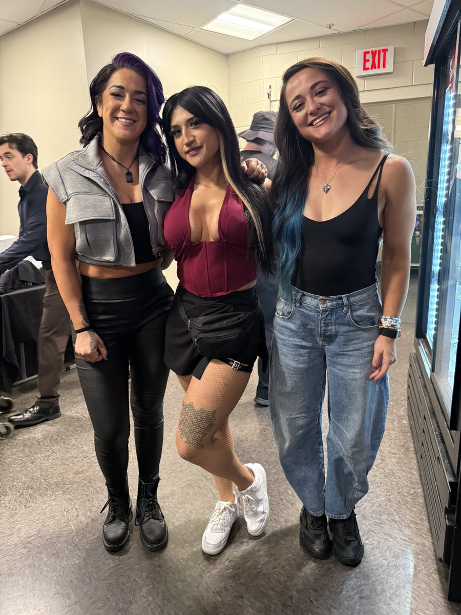 Gypsy Mac 🎀🖤 tweet media