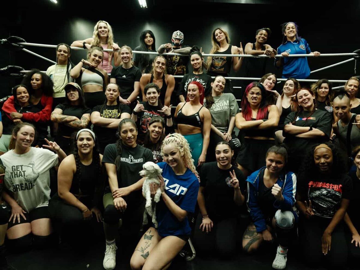 Gypsy Mac 🎀🖤 tweet media