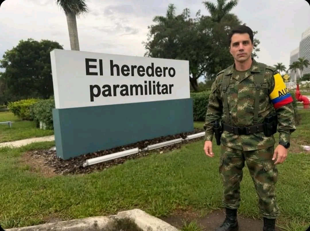 El heredero de las AUC.
O juegan limpio o acá empezamos con el prontuario del narcoparacogenocida. Ahí verán 🤷