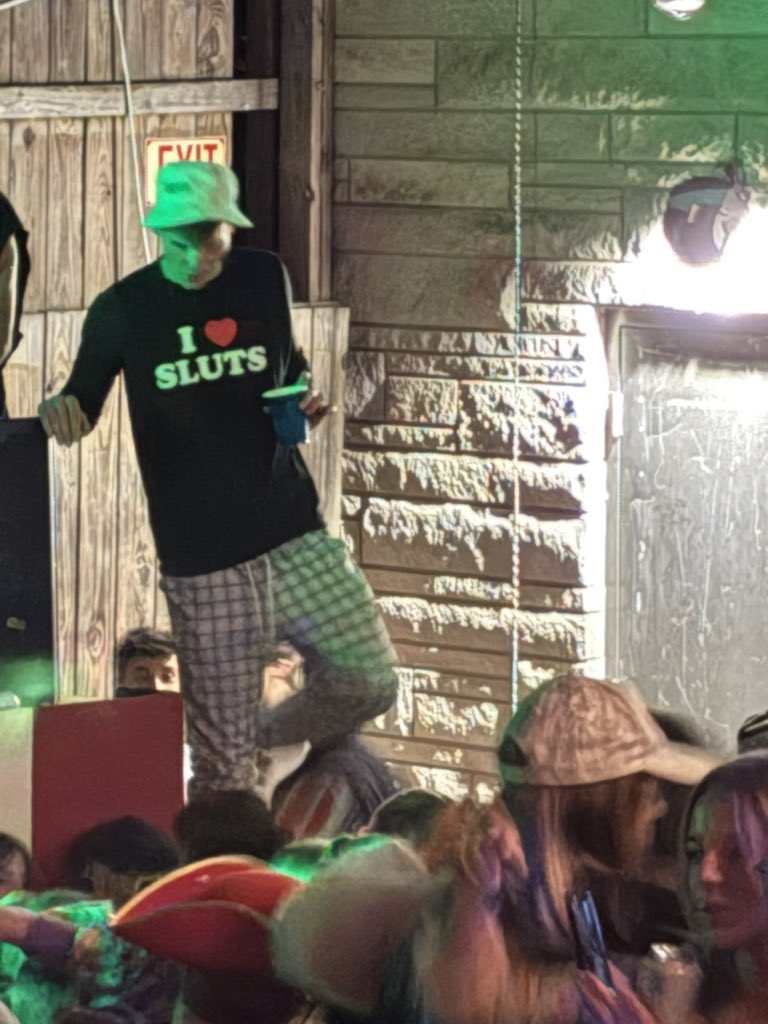 Barry (Hof) B0nds tweet media