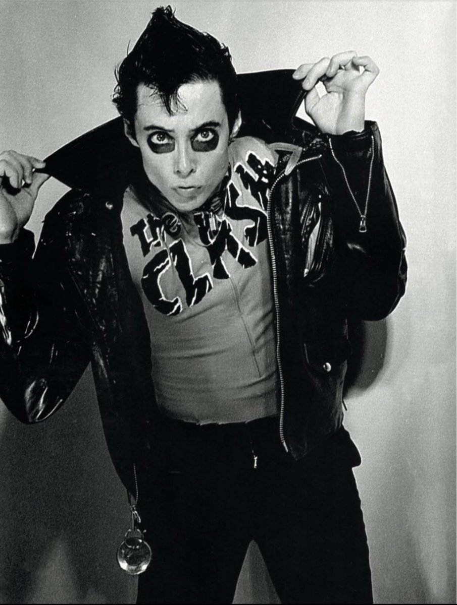 PunkRockStory's tweet image. Also 67 years old ⚡ 

Happy Birthday to Gerald Caiafa aka Jerry Only, American musician, bassist for the Misfits, Osaka Popstar, Kryst The Conqueror and Balzac, born on this day in 1959, Lodi, New Jersey

📸  Unknown

#punk #punks #punkrock #jerryonly #misfits #history