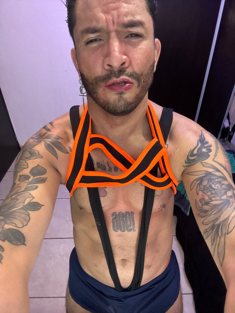 Johnslambb tweet media