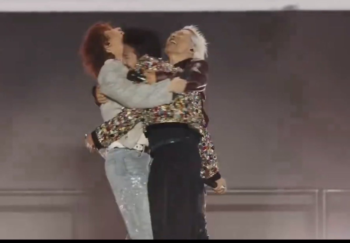 dkalloob's tweet image. 最高だぜ👑#bigbang #vip #coachella