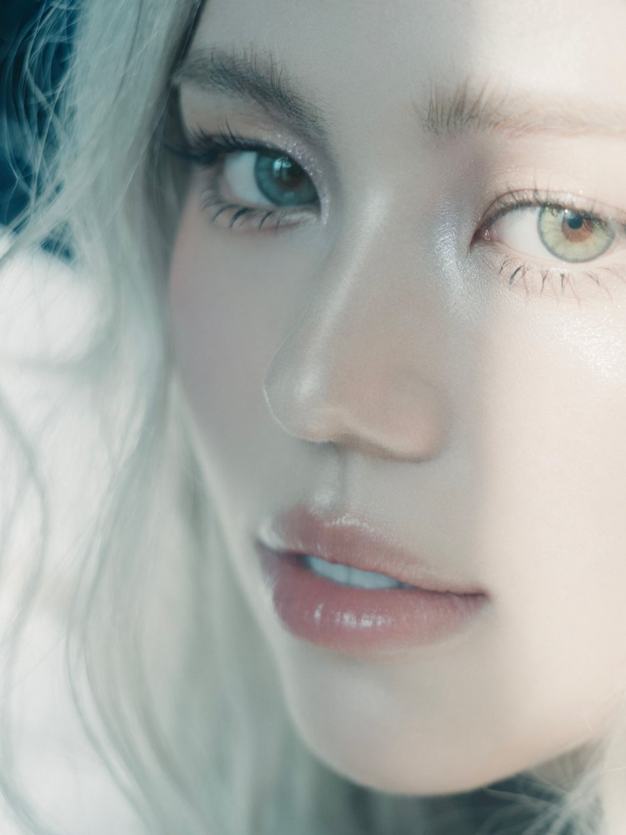 hourly livvy tweet media