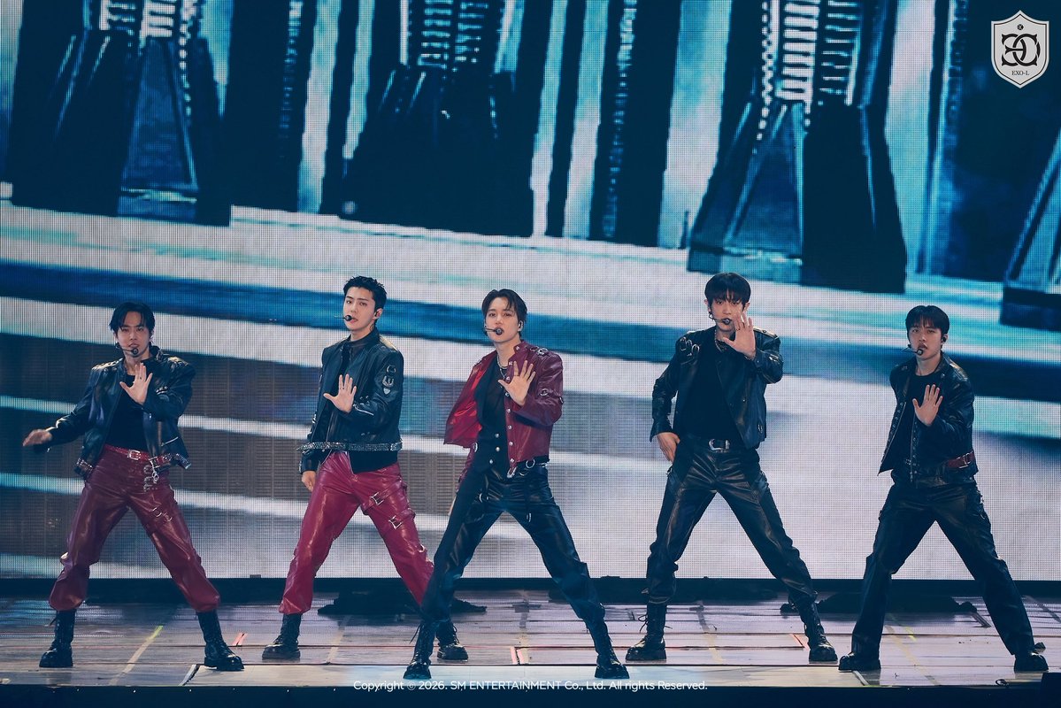 'KNOCK KNOCK!' tweet media