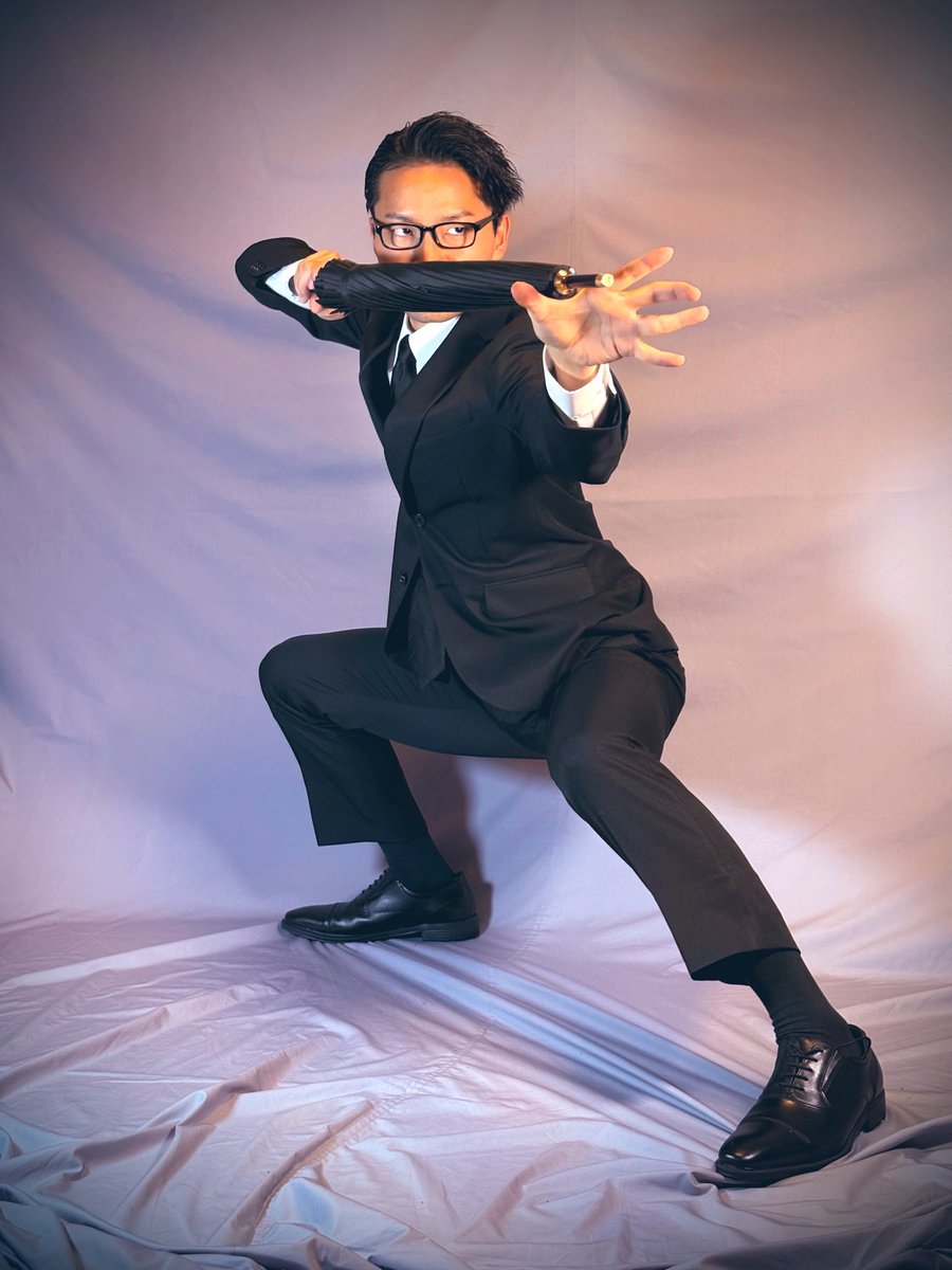 suits_action's tweet image. カメラアングル違い

#reference　#gesturedrawing