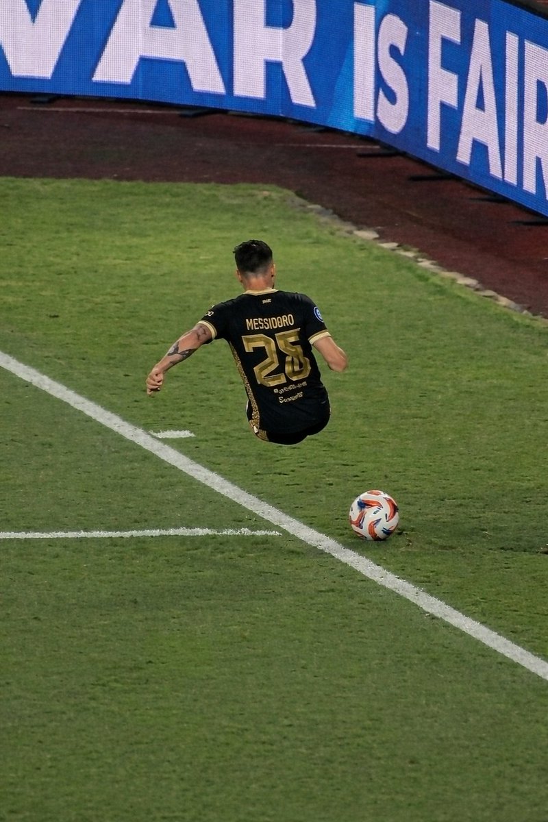 <a href="/dewaunitedfc_/">DEWA UNITED BANTEN FC</a> Iseng pake chat gpt minta kaki nya di ilangi. 😁