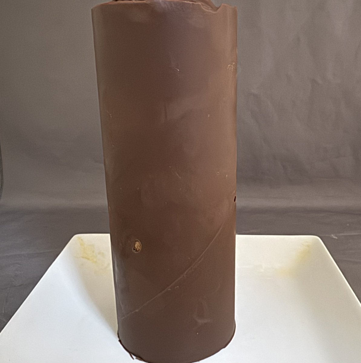 杏奈ちゃん、プリングルズチョコ作ったぞ!
長くて太くて味は想像通り甘じょっぱくて美味しいけどつくるのに板チョコ十個必要というコスパの悪さよ…。
でもdark杏奈ちゃんのこの表情はかなりレアだ……。 