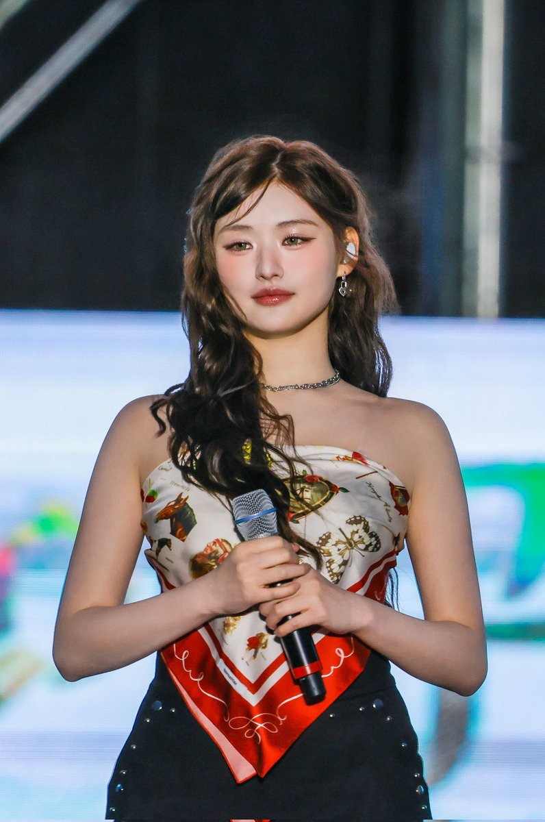 athena pics tweet media