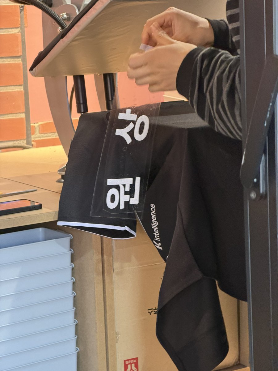 1l26611's tweet photo. 어떤 투수 기다리기😴 https://t.co/AAvz6wbFP5