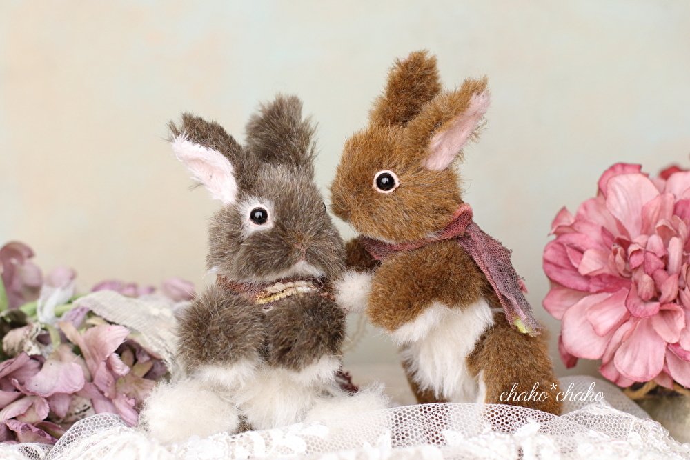 うさぎさんの旅立ちを耳にするたびに
そんなに急いでお月様に行かなくても
もっとゆっくり暮らしてくれてもいいんだよ。
と寂しくなります。

テディを作ることしか出来ないけれど
ほんのわずかでも
心を慰められる力添えになれますように・・。