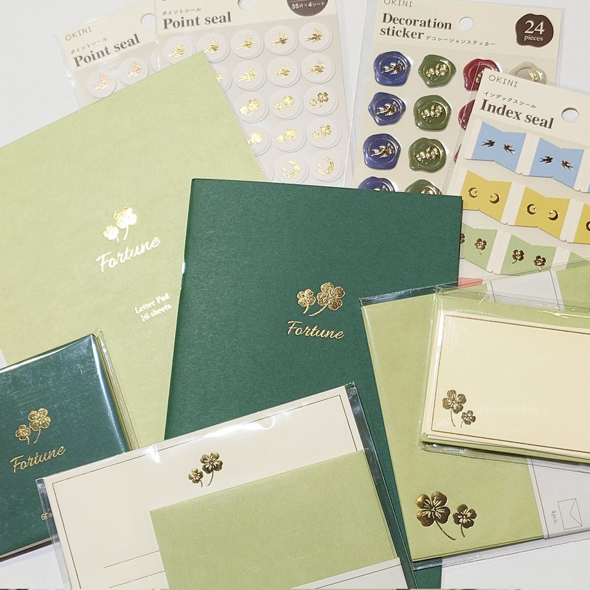 ユリアさま専用です☆かわいいモチーフのニットとよつばのクローバー緑　2点 ✨🍀5月発売新商品🍀✨ 大人っぽいクローバーシリーズも出るんです