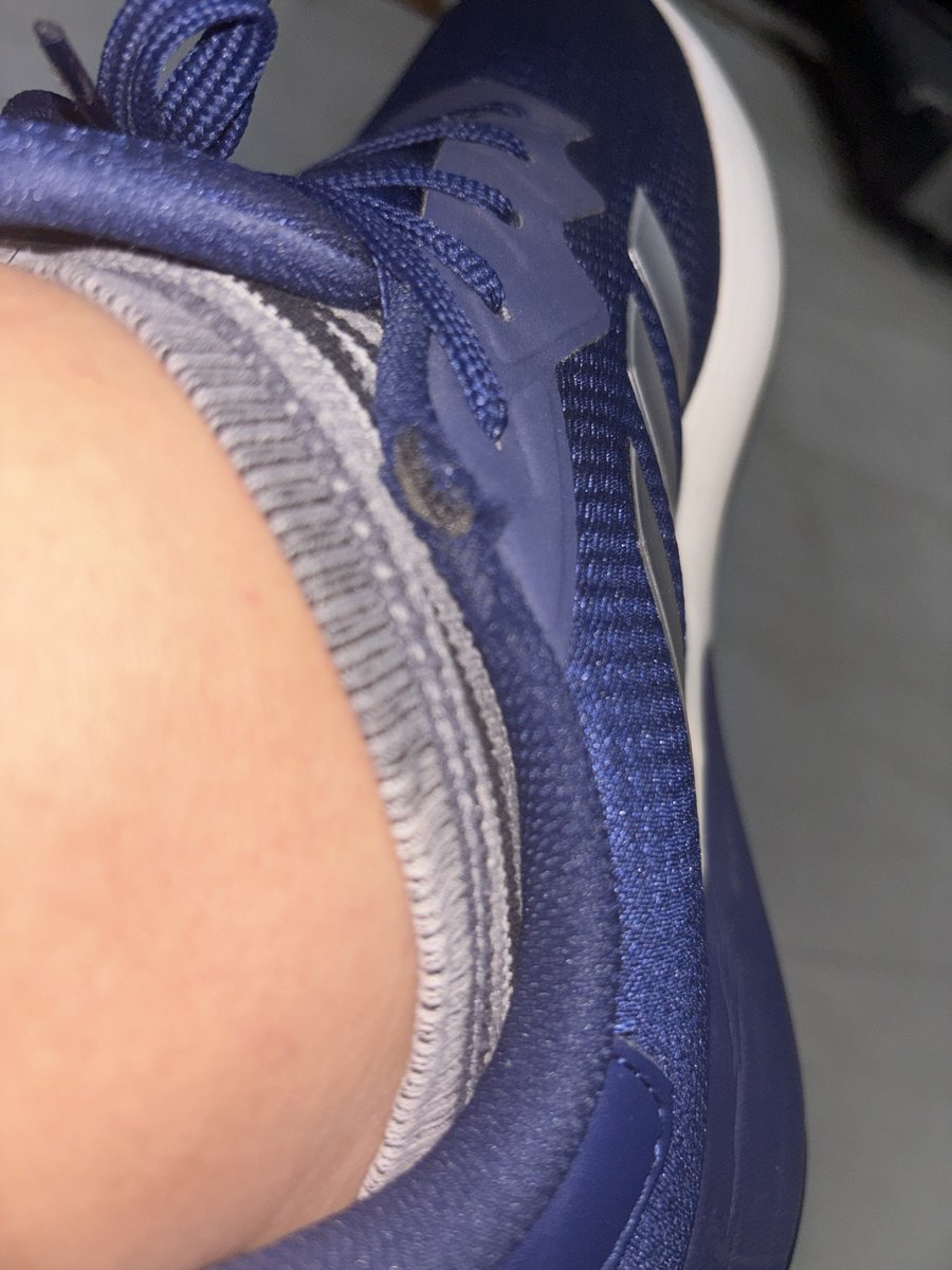 SIDX0001's tweet image. Disappointed with my @adidas purchase from @myntra in Dec 2025. After only 4 months of light home gym use, the sides are already tearing! 👟❌ Quality shouldn’t fail this fast for a premium brand. 

#AdidasIndia #Myntra #QualityIssue #ConsumerComplaint